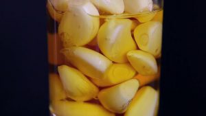 garlic-in-oil
