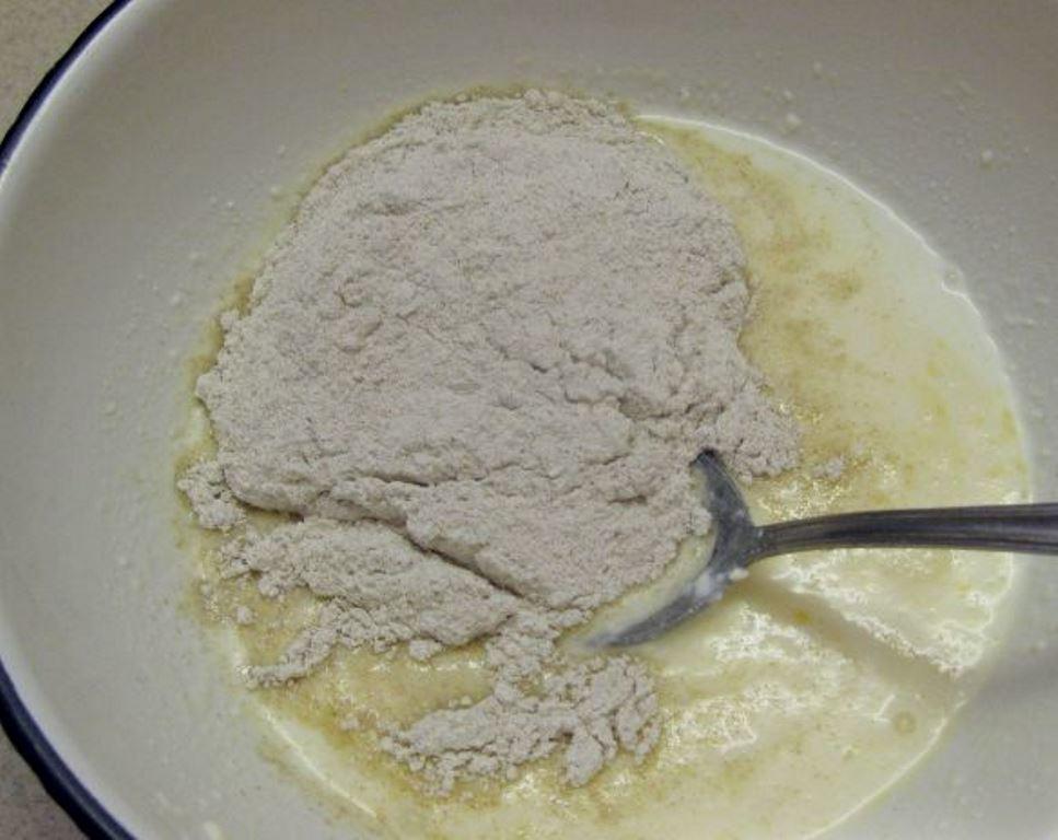 Оладьи из ржаной муки: на кефире и молоке, рецепт на дрожжах, без пшеничной муки, на воде кабачковые