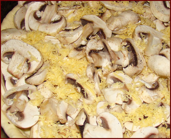 пицца пирог грибной