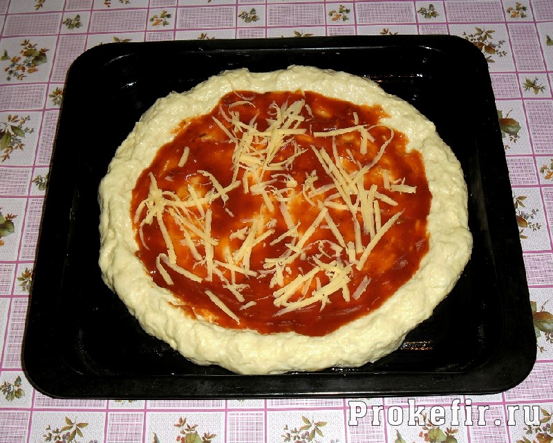 Рецепт пиццы без дрожжей на кефире: фото 7