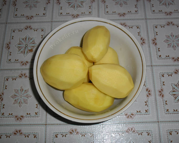 Картофель в миске