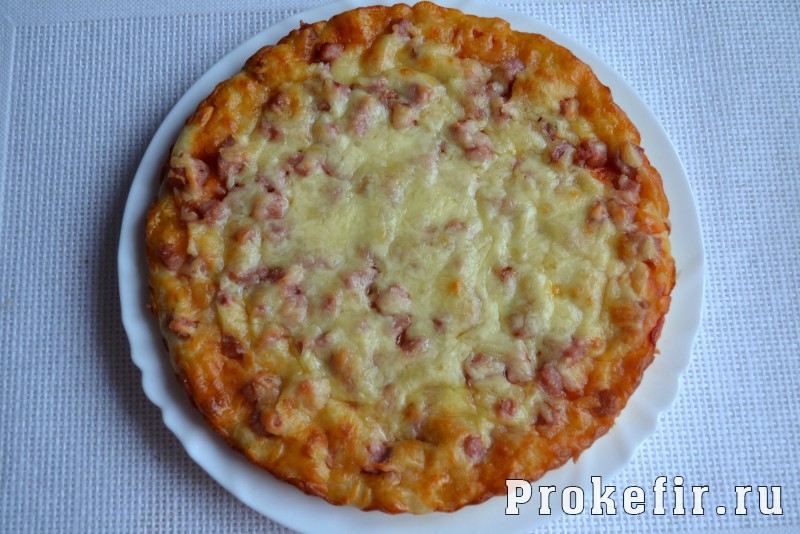 Жидкое тесто для пиццы на кефире быстрого приготовления без дрожжей: фото 10