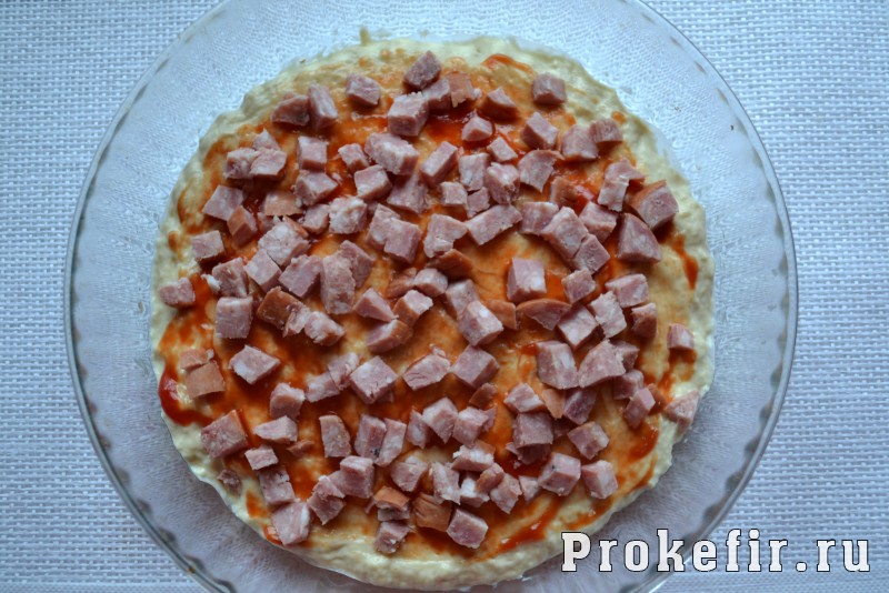 Жидкое тесто для пиццы на кефире быстрого приготовления без дрожжей: фото 7