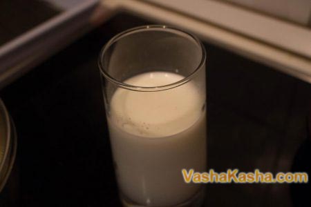 стакан свежего молока