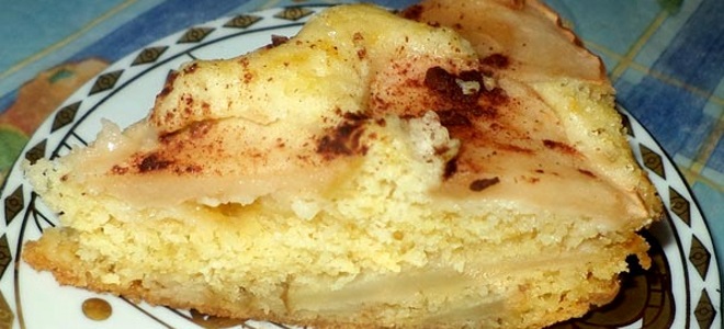 Пирог на кефире с яблоками в мультиварке