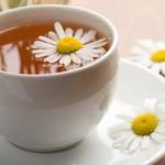 Народные средства для повышения лактации - чай из ромашки