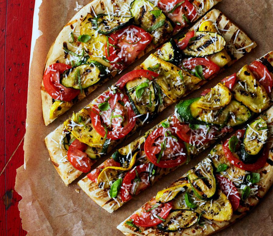 пицца с овощами