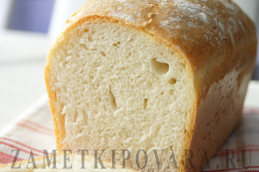 Белый хлеб на минеральной воде
