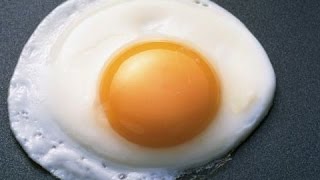 Как жарить яичницу?