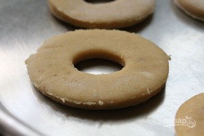 Простой рецепт пончиков без дрожжей - фото шаг 8