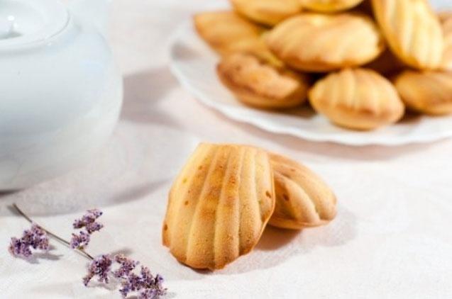 Миндальное печенье Мадлен с лавандовым медом