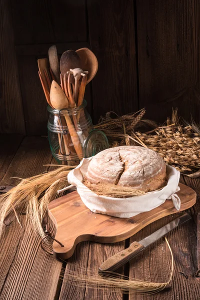 Свежий домашний хлеб — стоковое фото