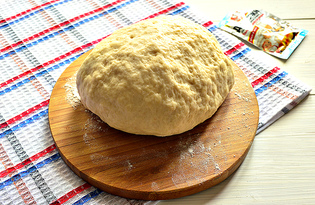 Дрожжевое тесто на растительном масле и майонезе (пошаговый фото рецепт)