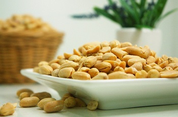 Арахис - чем полезен орех и как правилно выбрать продукт