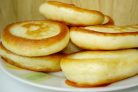 Оладьи на прокисшем молоке (легкий рецепт)