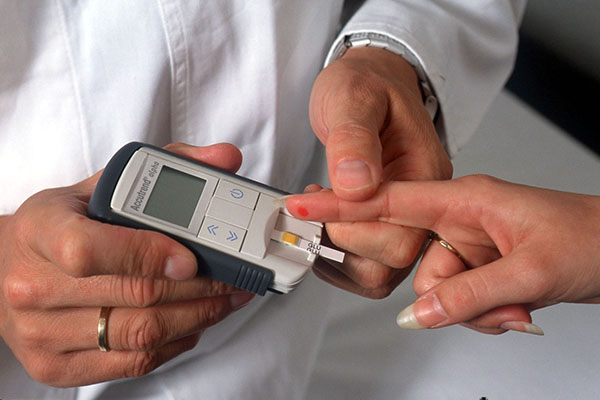 Krankheiten / Diabetes / Blutzucker-Messung