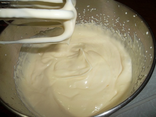 Приготовление сметанного крема для торта