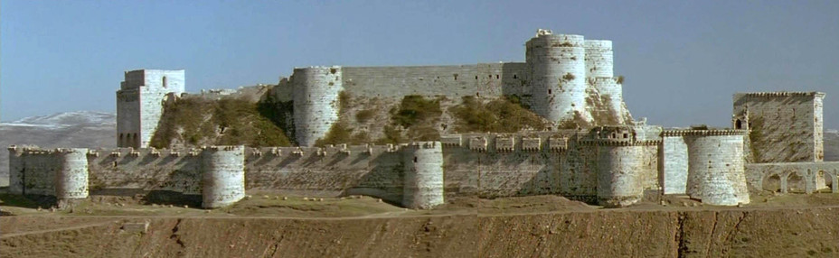 ​Вид замка с западной стороны укреплений - Крак де Шевалье — чудо средневековой фортификации | Военно-исторический портал Warspot.ru