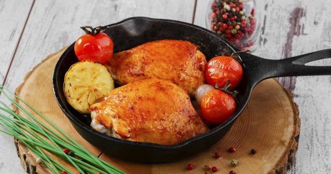 Жареная курица на сковороде - самые вкусные рецепты сытных блюд для праздника и не только!