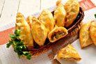Пирожки с мясом и огурцами