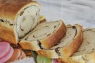 Рулет с изюмом из дрожжевого теста