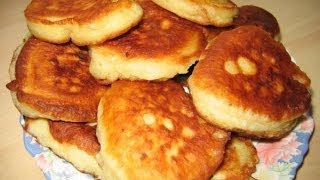 Оладьи на дрожжах- получаются пышными и очень вкусными.