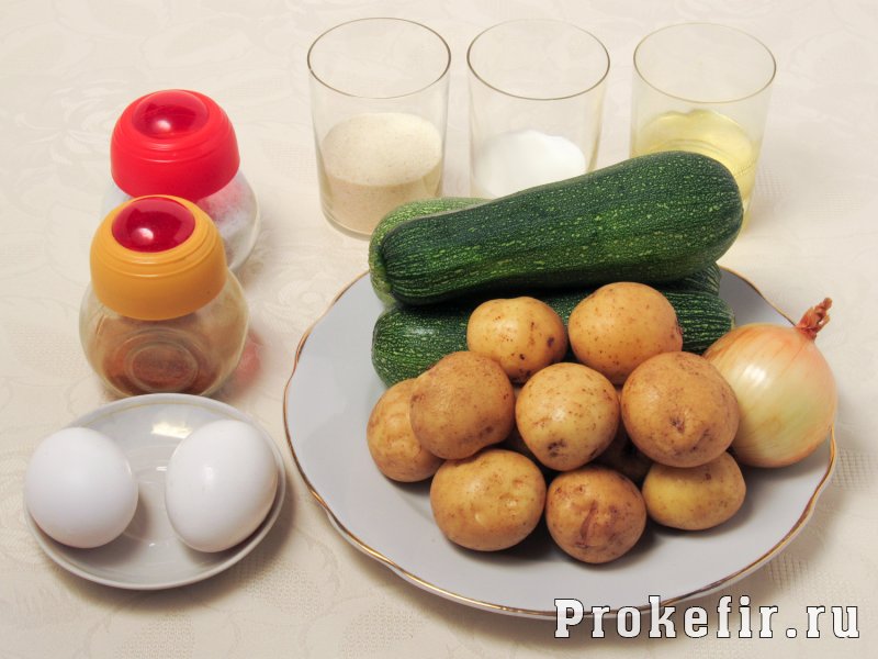 Драники из кабачков на сковороде пышные с манкой и кефиром: фото 1