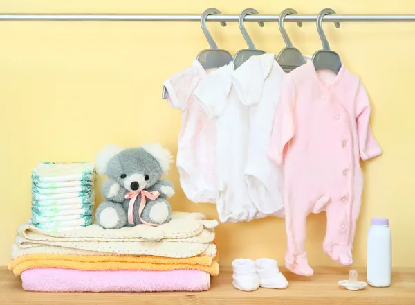 Одежда и аксессуары для новорожденных Лицензионные Стоковые Фото