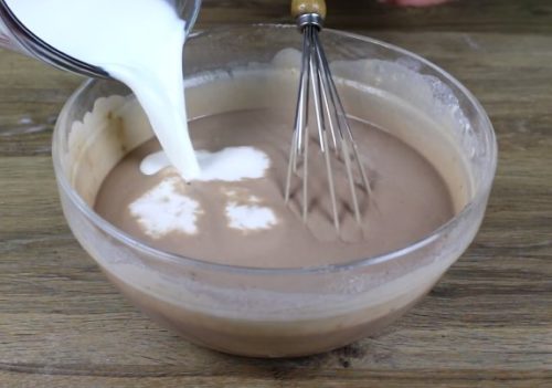 Шоколадные тонкие блины на молоке